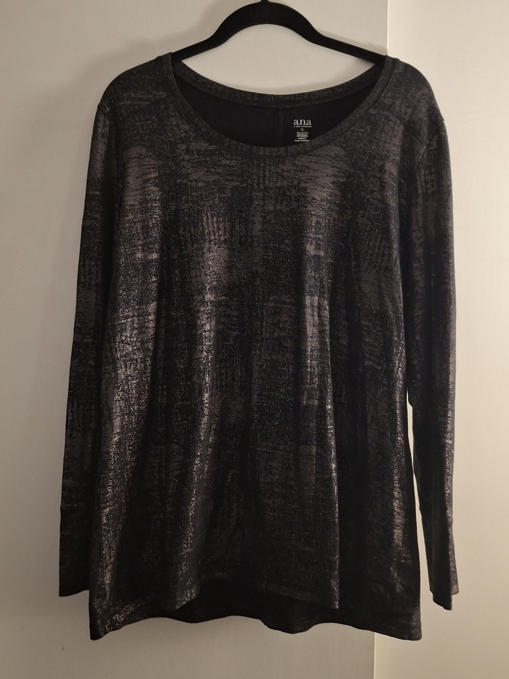 A.N.A Women's Metallic Black Long Sleeve Tunic Top